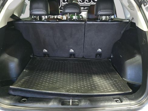 Used 2017 Jeep Compass Latitude w/ Safe & Security Group image 18