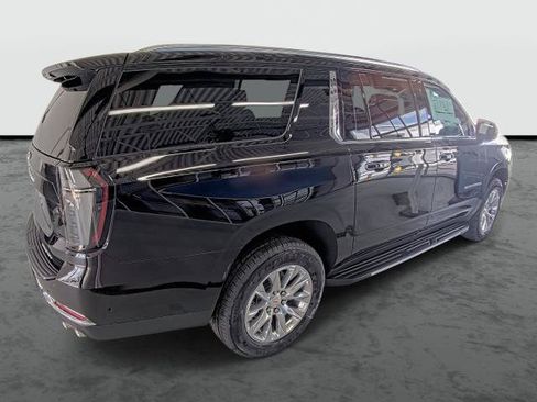 New 2026 Chevrolet Suburban Premier w/ Sun And Tow Package AWD/4WD image 14
