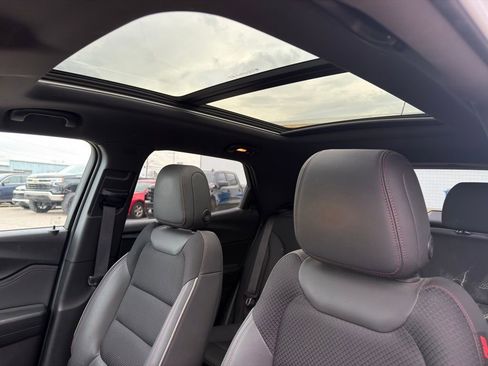 Used 2023 Chevrolet TrailBlazer RS w/ Sun and Liftgate Package image 3