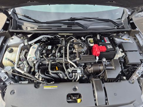 Used 2020 Nissan Sentra SR w/ Premium Package FWD image 31