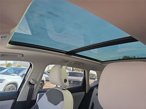 New 2026 Volkswagen Taos SE image 26