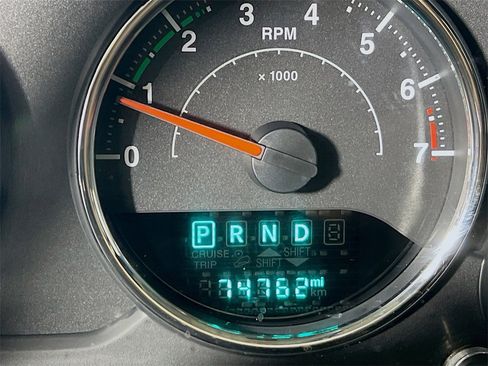 Used 2018 Jeep Wrangler Unlimited Sahara w/ Connectivity Group image 12