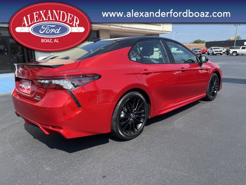 Used 2021 Toyota Camry XSE image 4