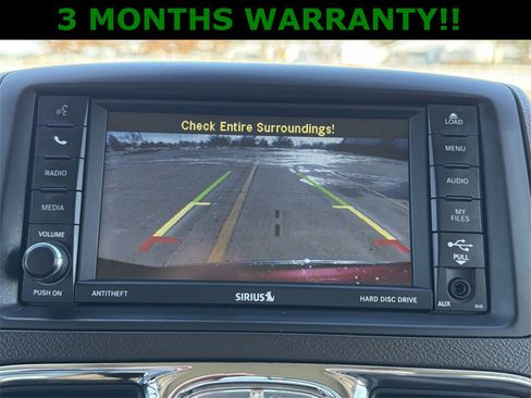 Used 2016 Chrysler Town & Country Touring-L image 18