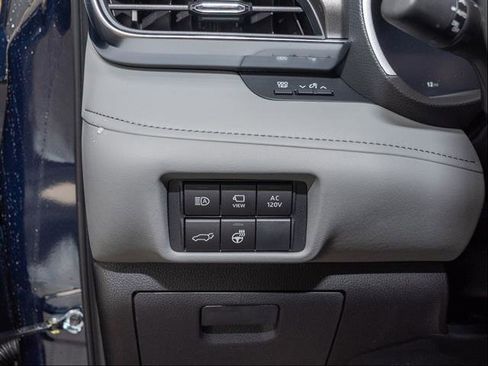 New 2026 Toyota Highlander Limited AWD/4WD image 11