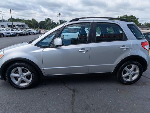 Used 2008 Suzuki SX4 AWD Hatchback image 4