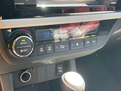 Used 2016 Toyota Corolla LE image 7