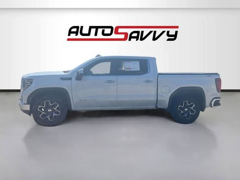 Used 2023 GMC Sierra 1500 SLT w/ X31 Off-Road Package AWD/4WD image 4
