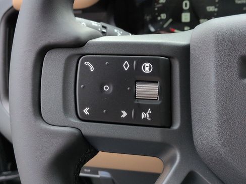 New 2026 Land Rover Defender 110 X-Dynamic SE image 14