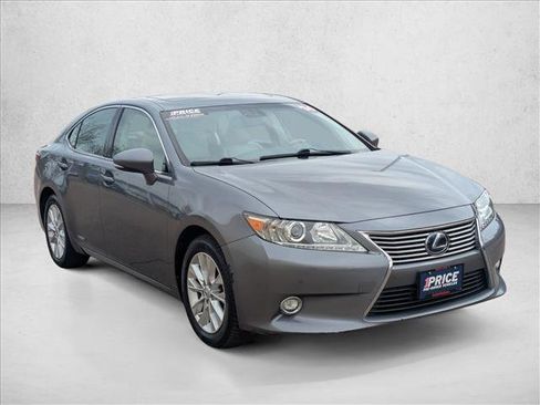 Used 2014 Lexus ES 300h w/ Luxury Package w/Bamboo Trim FWD image 3