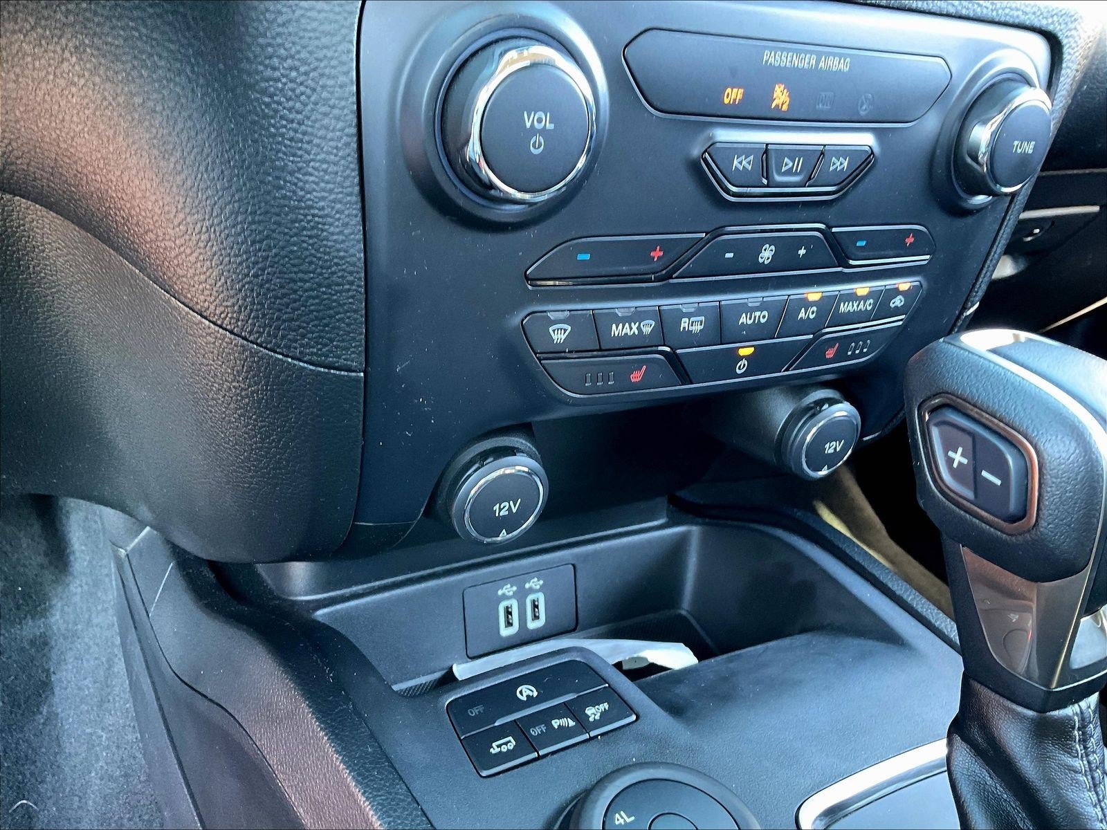 Used 2019 Ford Ranger XLT w/ Equipment Group 302A Luxury AWD/4WD image 17