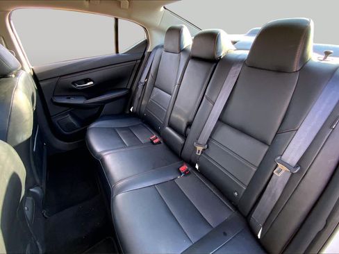 Used 2025 Nissan Sentra SR w/ SR Premium Package FWD image 21