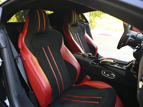 Used 2020 Aston Martin V8 Vantage Coupe RWD image 25