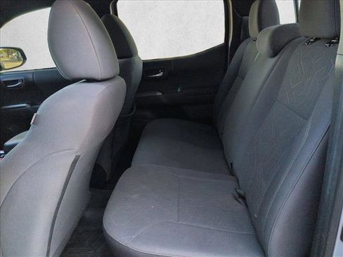 Used 2019 Toyota Tacoma TRD Off-Road image 15