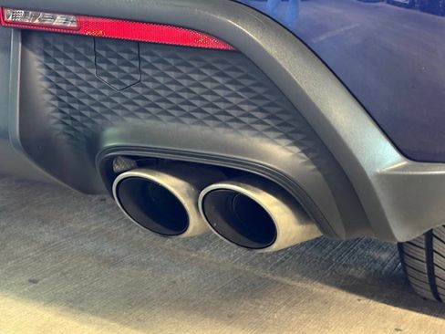 Certified 2023 Porsche Macan S AWD/4WD image 14