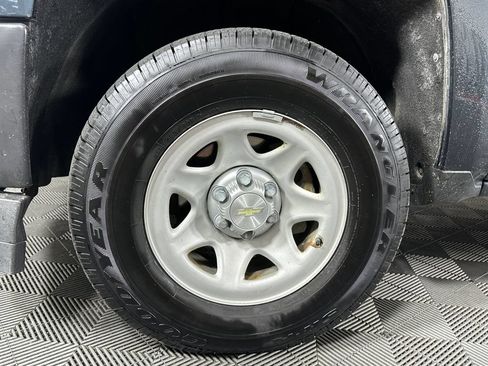 Used 2017 Chevrolet Silverado 1500 W/T AWD/4WD image 11