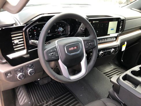 New 2025 GMC Sierra 1500 Elevation image 14