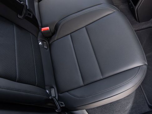 New 2025 Porsche Macan 4S Electric image 41