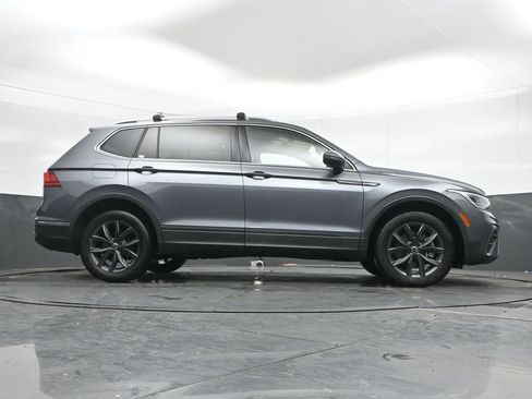 Used 2022 Volkswagen Tiguan SE AWD/4WD image 41