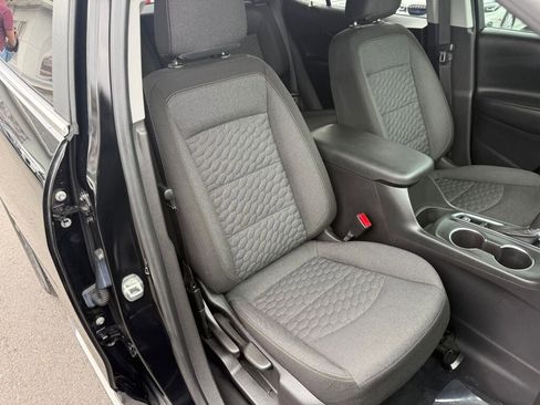 Used 2021 Chevrolet Equinox LT image 27