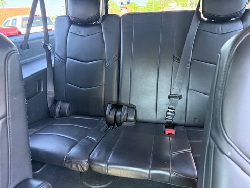 Used 2018 Cadillac Escalade ESV Platinum AWD/4WD image 19