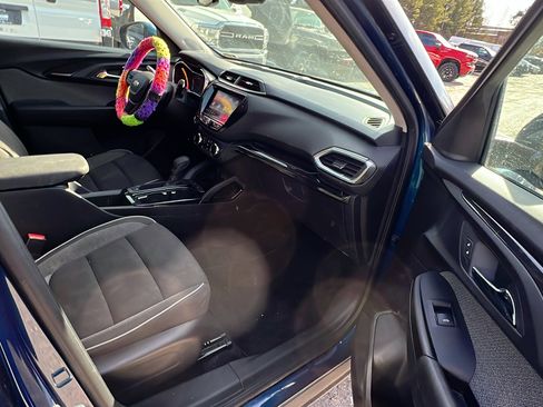 Used 2021 Chevrolet TrailBlazer LT w/ Convenience Package image 19