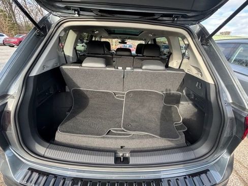 Used 2023 Volkswagen Tiguan SE w/ Panoramic Sunroof Package FWD image 27