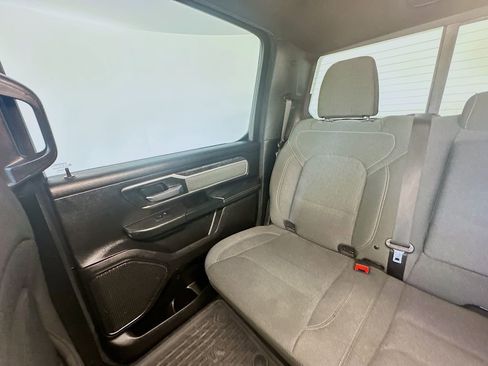 Used 2022 RAM 1500 Big Horn AWD/4WD image 12