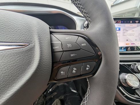 New 2026 Chrysler Pacifica Limited w/ S Appearance Package image 20