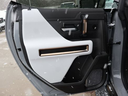 New 2025 GMC Hummer EV 2X image 27