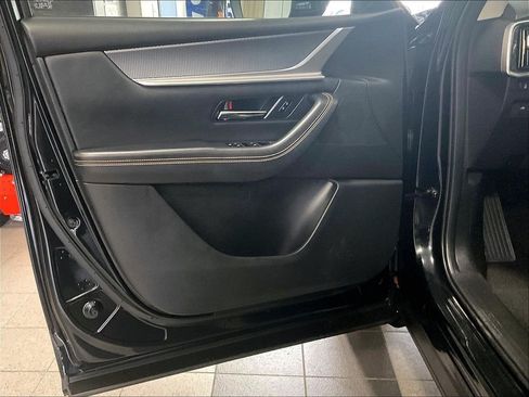 Used 2024 MAZDA CX-90 Plug-In Hybrid w/ Preferred AWD/4WD image 9