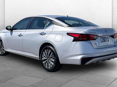 Used 2024 Nissan Altima 2.5 SV AWD/4WD image 11
