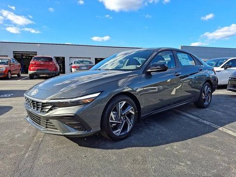 New 2025 Hyundai Elantra Sport image 2