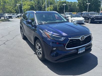 Used 2023 Toyota Highlander XLE