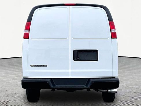 New 2026 Chevrolet Express 3500 Extended RWD image 5