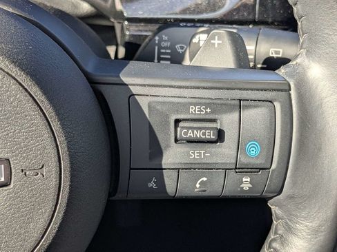 Used 2024 Nissan Pathfinder SV FWD image 27