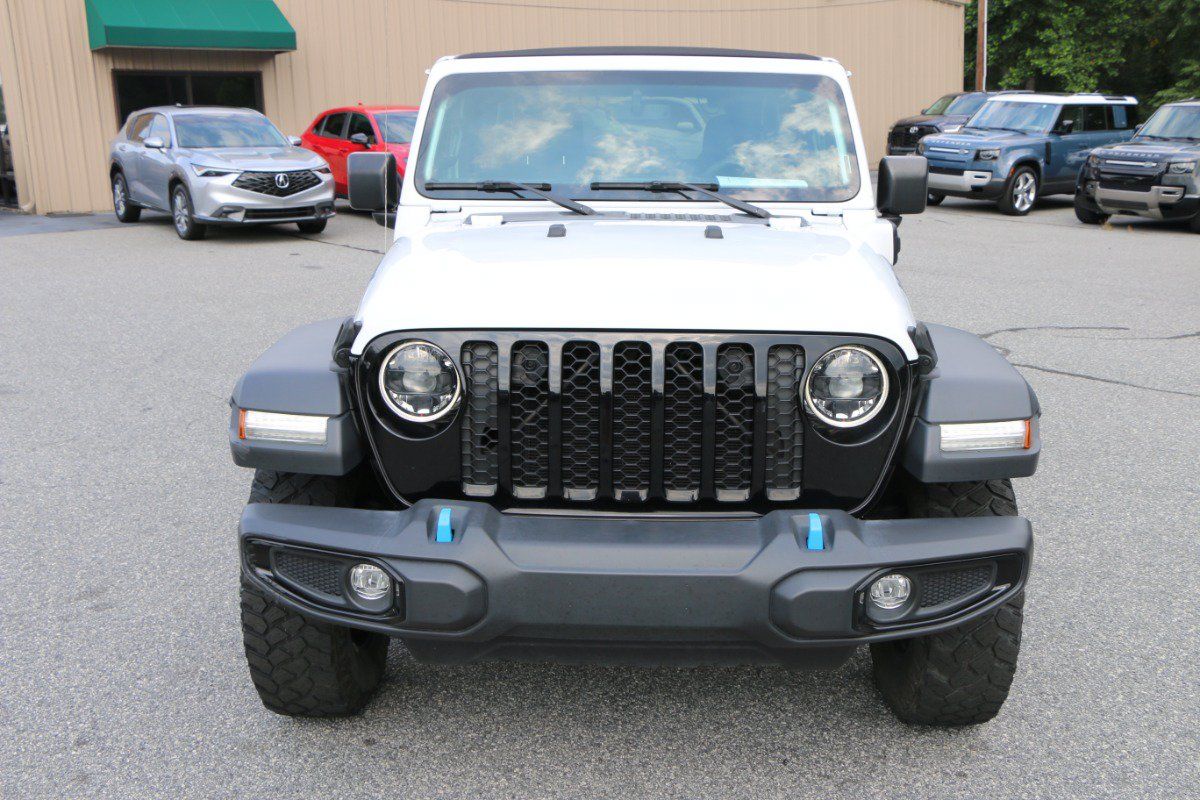 Used 2023 Jeep Wrangler Unlimited w/ Sun & Screen Package AWD/4WD image 10