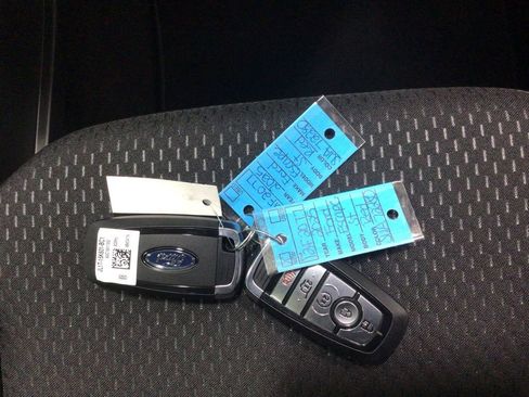 New 2025 Ford Escape ST-Line Select w/ Tech Pack #1 AWD/4WD image 40