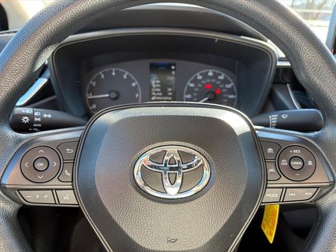 Used 2023 Toyota Corolla LE image 18