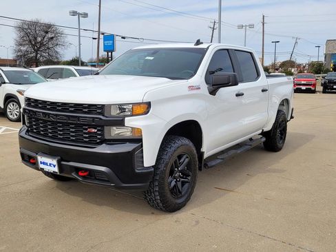 Used 2020 Chevrolet Silverado 1500 Custom Trail Boss w/ Custom Convenience Package image 2