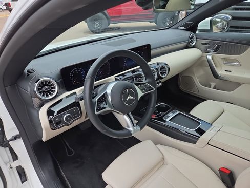 Used 2025 Mercedes-Benz CLA 250 4MATIC image 10