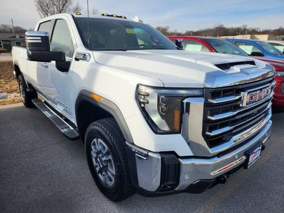 New 2026 GMC Sierra 2500 SLT w/ SLT Premium Package