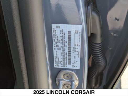 New 2025 Lincoln Corsair Reserve image 15