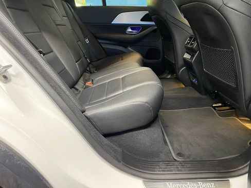 Used 2024 Mercedes-Benz GLE 450e 4MATIC image 46