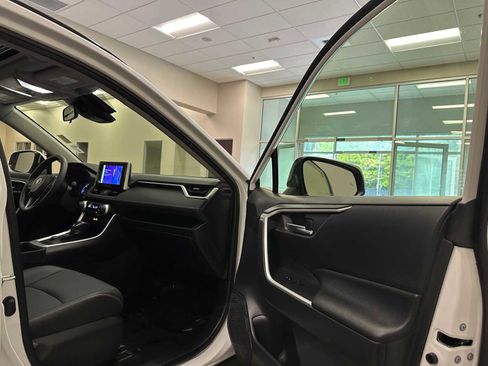 Used 2023 Toyota RAV4 XLE Premium AWD/4WD image 29