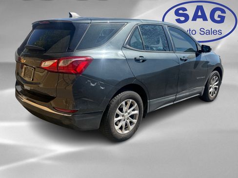 Used 2018 Chevrolet Equinox LS image 3