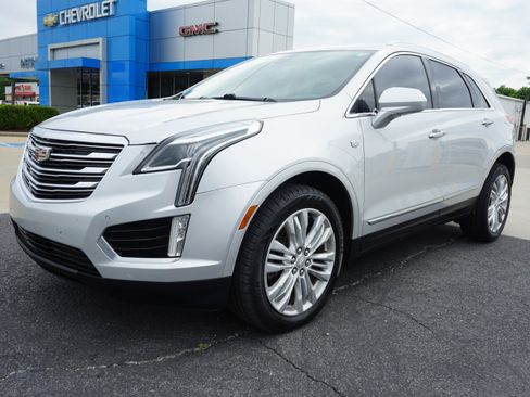 Used 2018 Cadillac XT5 Premium Luxury FWD image 1