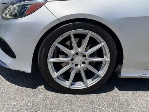 Used 2014 Mercedes-Benz E 350 4MATIC Sedan image 4
