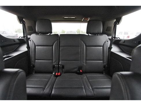 Used 2023 Chevrolet Tahoe Z71 w/ Luxury Package AWD/4WD image 15