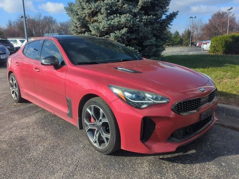 Used 2018 Kia Stinger GT1 image 4